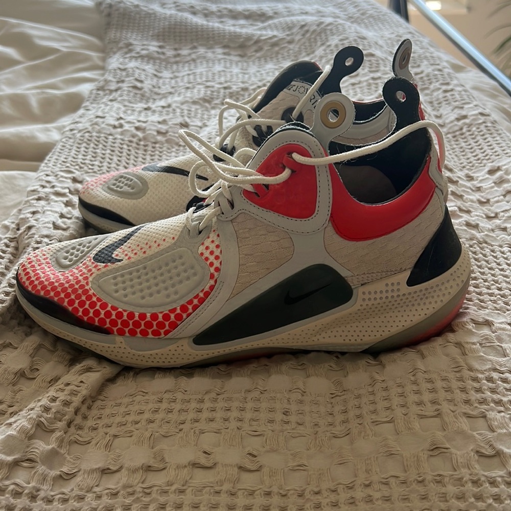 Nike Joyride CC3 Setter Shoe (sail team orange sequoia)